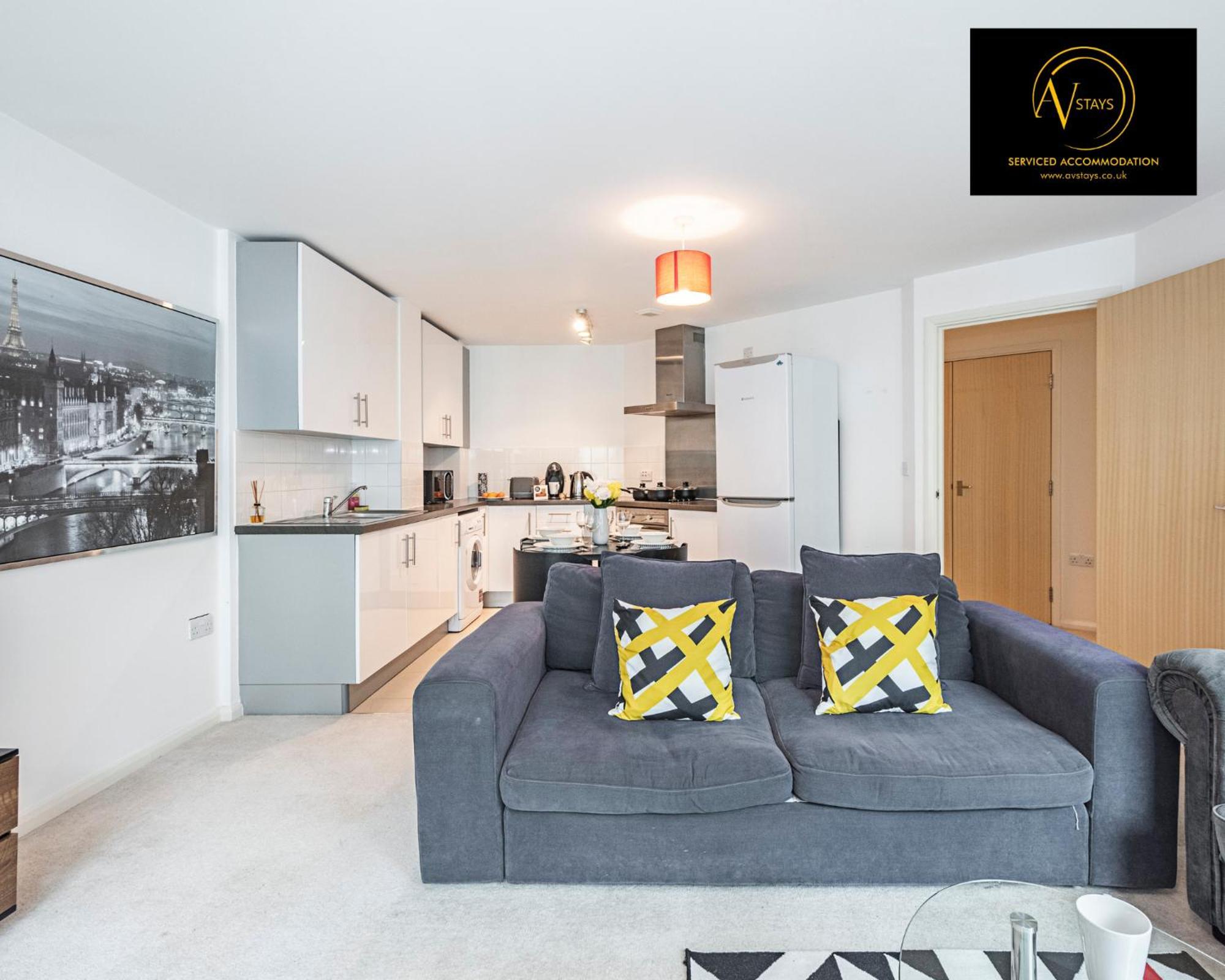 2 Bedroom Apartment Лондон Екстериор снимка