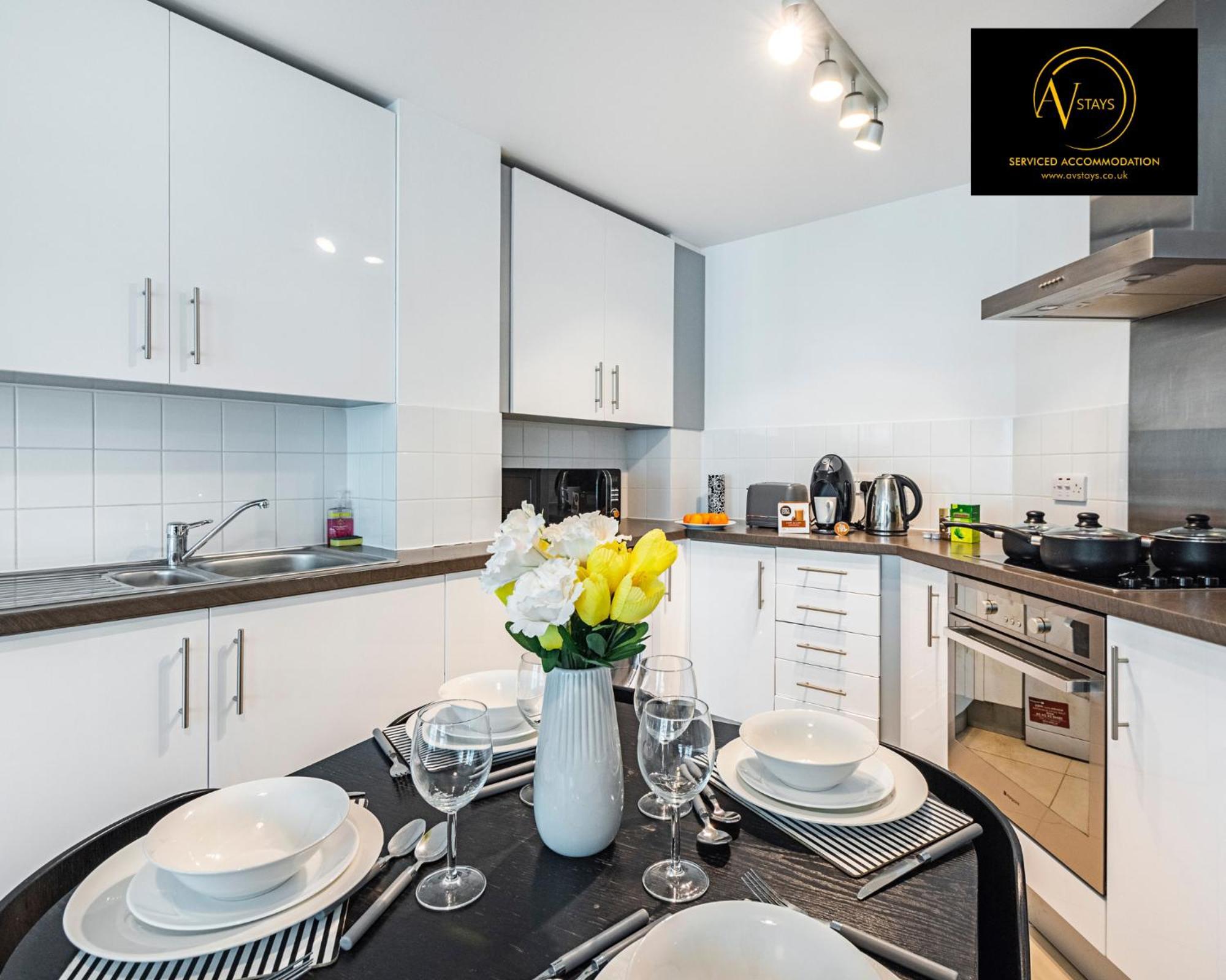 2 Bedroom Apartment Лондон Екстериор снимка